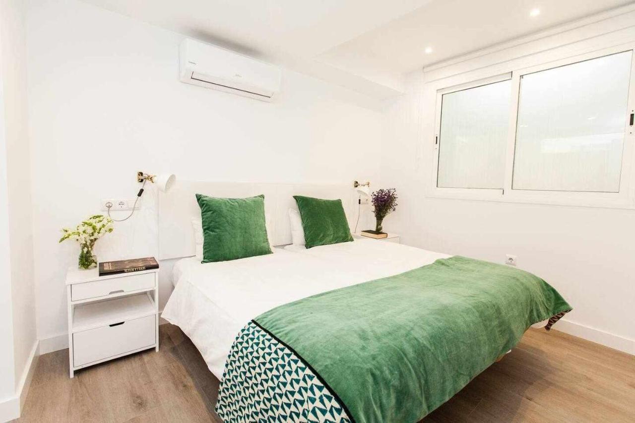 Isg Apartments Downtown Family Haven Free Parking Spot Sevilla Eksteriør billede